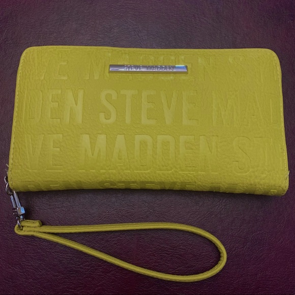 Steve Madden Wallet Wristlet